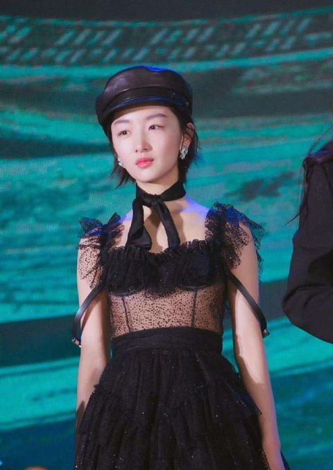  「选择报童帽」过了40岁的女人还不会“扮嫩”？来上一顶报童帽，减龄时髦还大气