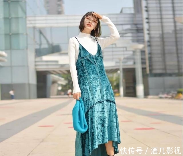 丝绒■这个春天选对丝绒裙,用它来凹造型绝对有范~
