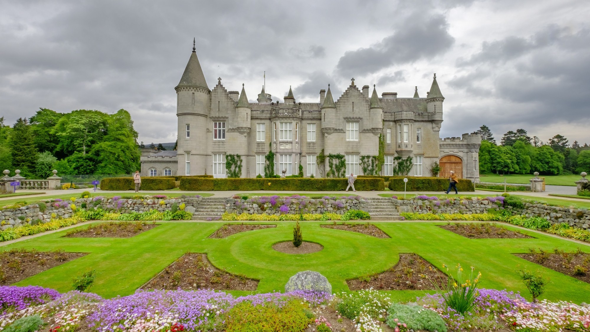 全球最霸气城堡：拥有202平方千米领地，占地面积比故宫大280倍