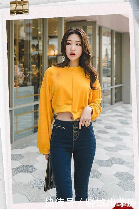  「美女」时尚的牛仔裤装扮，看起来更有潮流范，让身材变得更加纤细