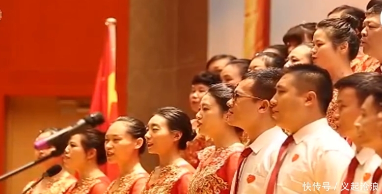 厉害了我的国,五星红旗点亮全球第一高楼