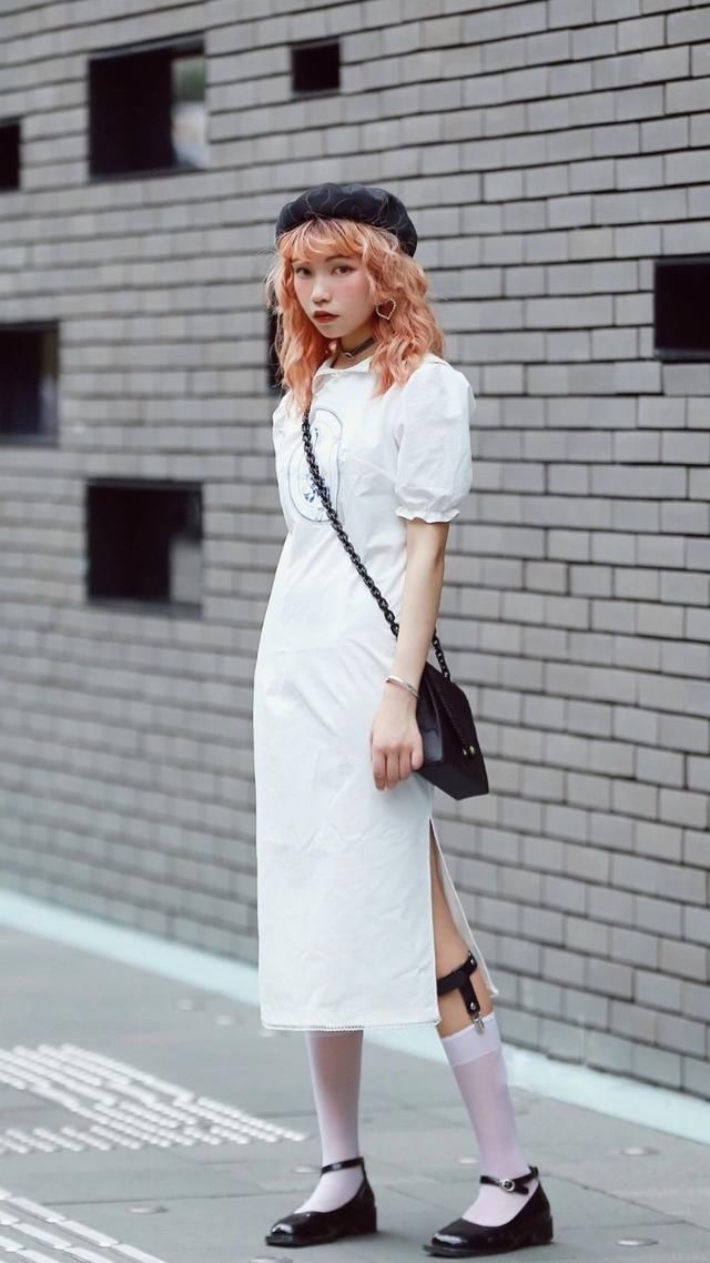 街拍丨夏天干嘛穿那么严实?露一点才好看!