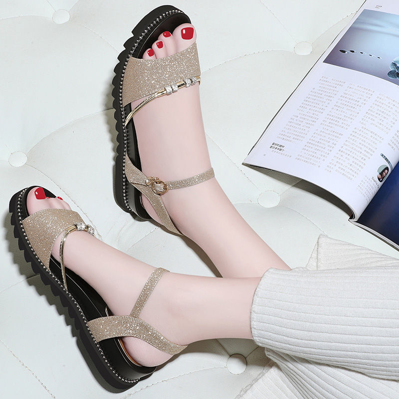 万万别买错,今年特流行特好看的凉鞋必须是这9款,火爆大江南北