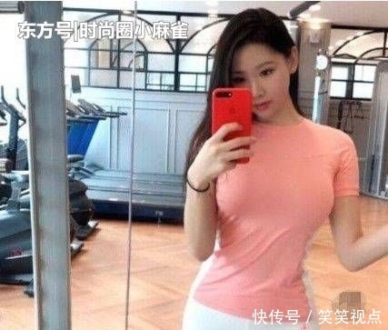 「美女」街拍:迷人清秀的小姐姐,搭配打底裤,更加时尚好看!