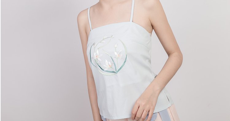 一款极致温柔的汉服“吊带”，穿在身上特别美，充满了女人韵味