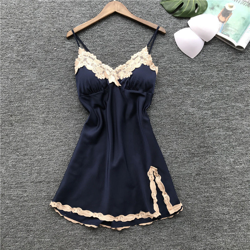 女人洗了澡就别再穿文胸了，看看下图女人直接穿薄纱，好穿又方便