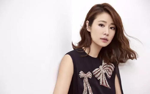 林心如总算换发型了！42岁嫩回18岁，网友：看得我也想换