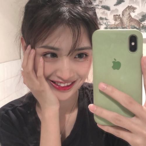 『恶习』初中生想变薄嘴唇,一定要戒掉的3种“恶习”,小心香肠嘴没人爱