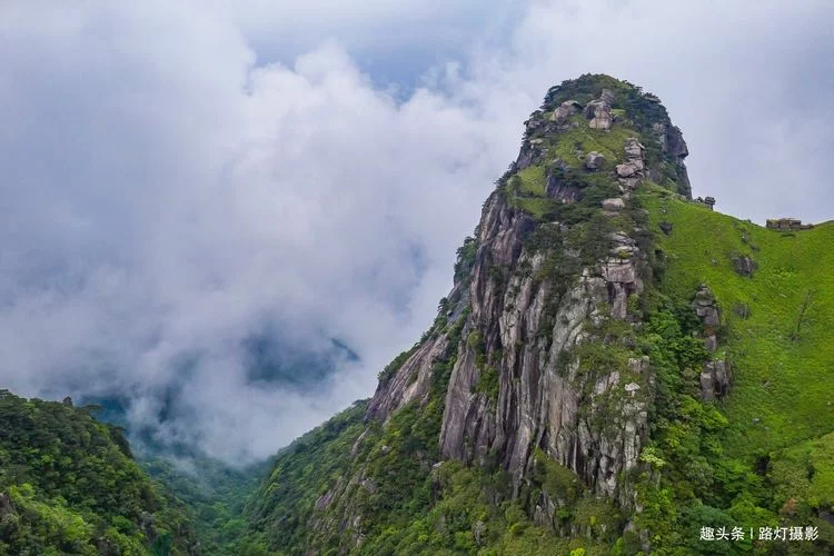 春天最适合踏青的四座山,山水交融,流云翩飞,不是仙境胜似仙境【2020热门旅游景点】