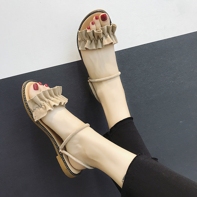 闺蜜新买了一款凉鞋，穿上立马显的气质出众，完全不累脚