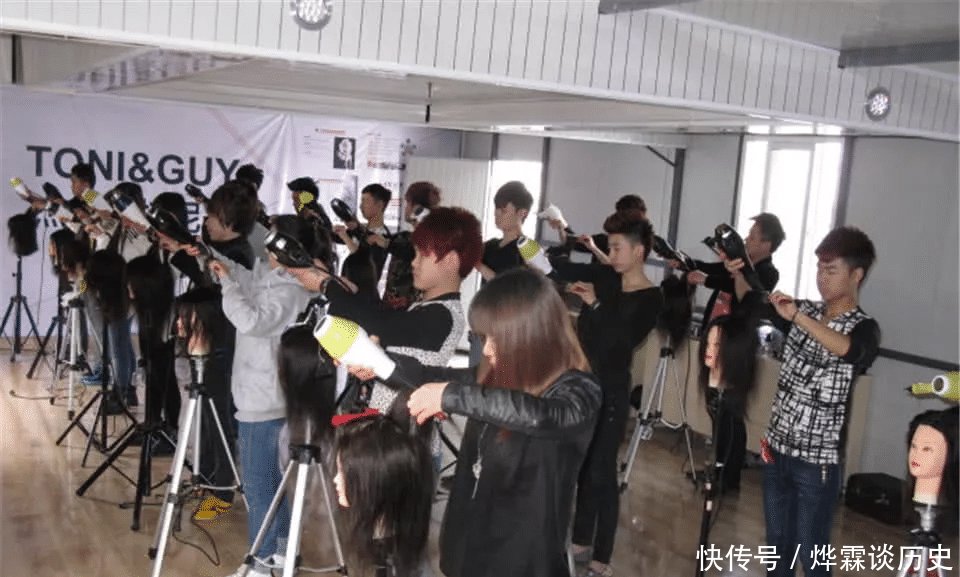  差别：30块钱和300块钱的理发师，剪出来发型差别有多大