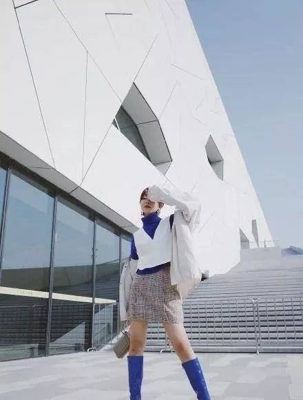 系腰带:今年冬天小个子千万不要这样穿衣服,太显高啦!