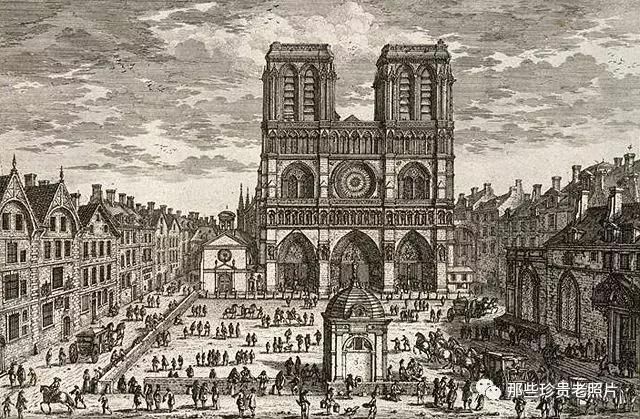 老照片：巴黎圣母院风雨850年