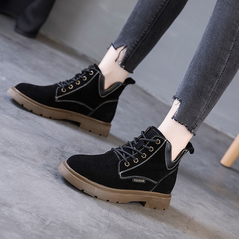 凉鞋该OUT了!早秋火了一批:高跟裸靴，7080女人穿很洋气