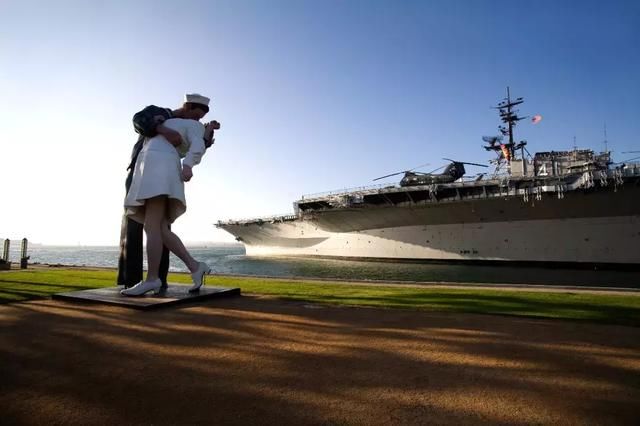 世界接吻日丨据说在这座桥上接吻的情侣会得到一生的祝福……