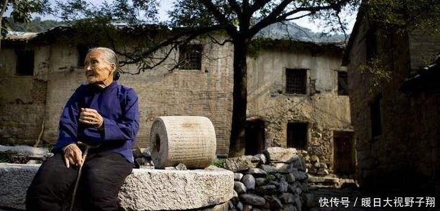  领取@还在为养老发愁么，19年下半年凡是60岁农民，都能领取1200