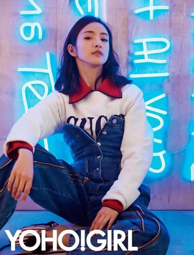 林依晨美得不像话!一袭抹胸礼裙优雅迷人，却涂错口红瞬间老十岁