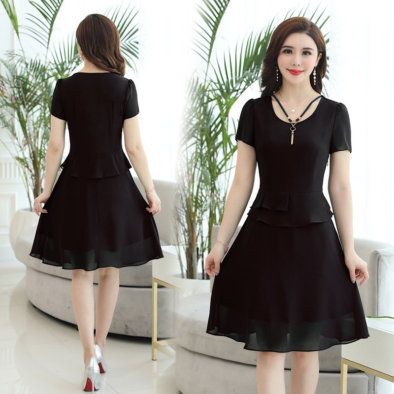 难怪都穿素雅裙，的确很好看，7080后穿不俗不媚显高贵