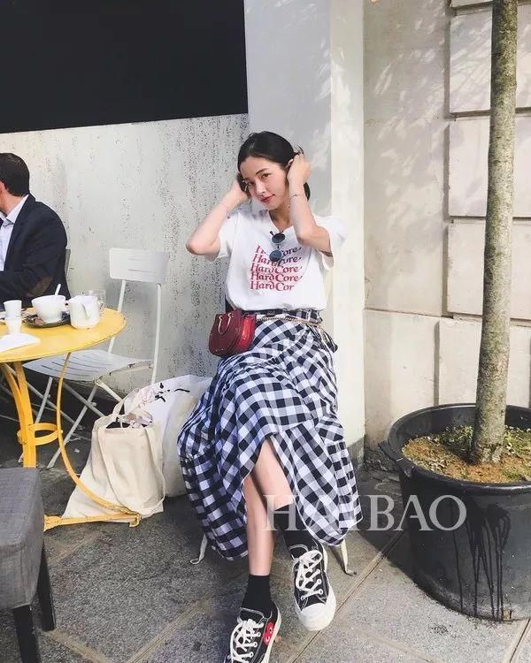 羡慕|靠“虐狗”合照火爆INS，这对韩国小夫妻也太甜了?