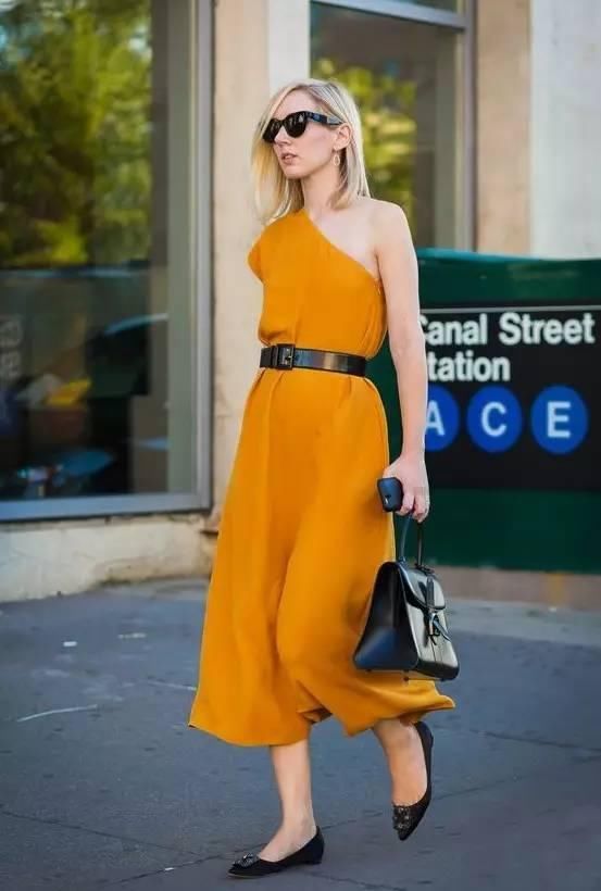 鞋子穿不对，阔腿裤再美也白费!