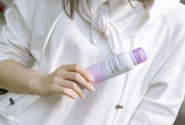 3秒极速美白，清爽、透气、不粘腻，这款防晒喷雾让你瞬间从非洲