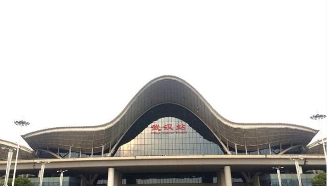  【电费】中国高铁到底有多耗电？跑一趟耗费多少电费？多数人看