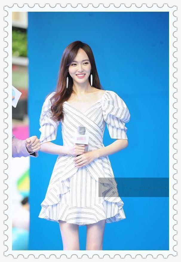 没唐嫣的体重别穿泡泡袖短裙，像沈梦辰这样胳膊比腿还粗就尴尬了