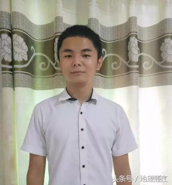 厉害了!巴中2名学子被录取为空军飞行学员,实