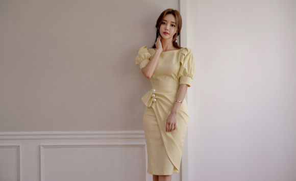 女神孙允珠，姜色枯草牛奶鲜柠亚麻珍珠裙