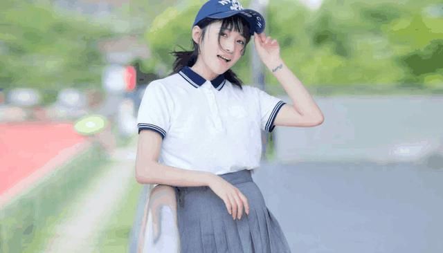 有这4个特征的女生，淡妆浓抹总相宜！