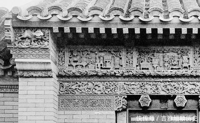 一百年前侵华日军所拍老照片上的这座如意门楼如今变成什么样了