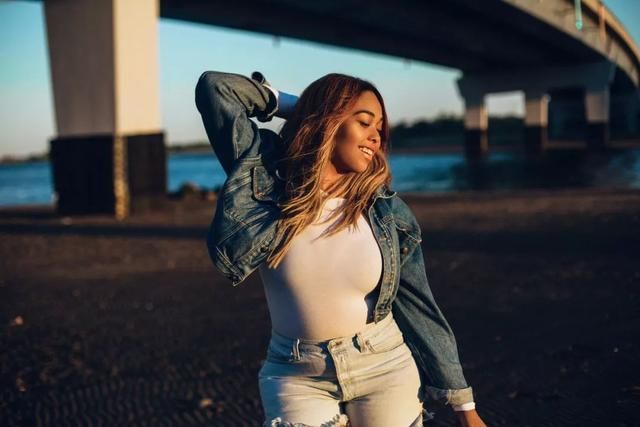 这10位时尚圈的大码模特，帮你找回体重上的自信