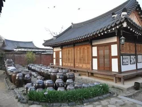 韩国文化：韩国人为什么这么喜欢坐地上？