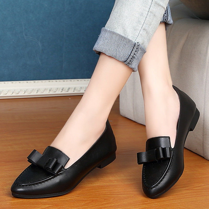 女人40岁后，别穿太高的高跟鞋，这些轻便的女鞋，秋天穿养脚