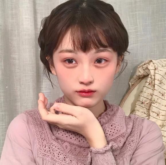  双下巴@男生心目中的微胖女孩，这3个部位不能胖，否则异性缘直线下降！