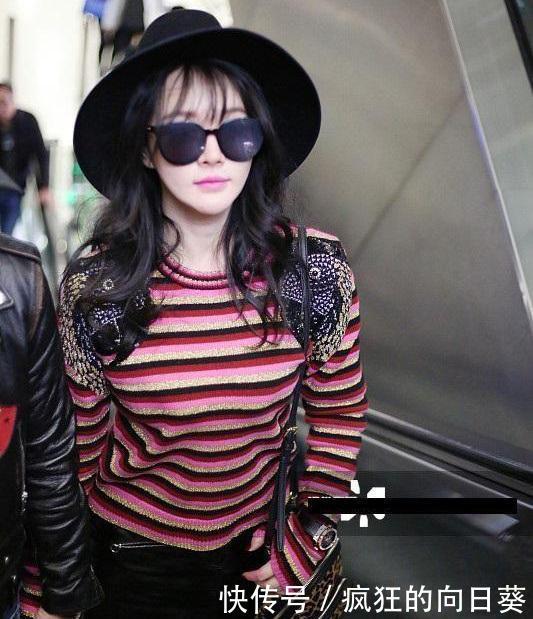 冉莹颖穿对鞋秀美腿！网友直呼：还以为邹市明带了一个网红呢