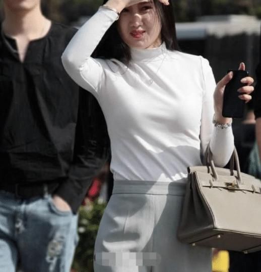 『位女白领』丰腴的女白领, 气质非凡让人不敢搭讪她吧?