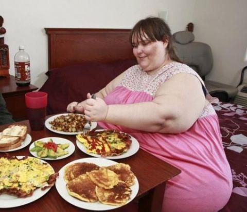 女子体重近1000斤 被丈夫抛弃后成功减肥