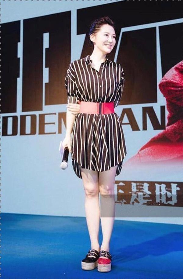 许晴不是扮嫩，是真少女！穿一身牛仔衣美出新高度，一点都不显老