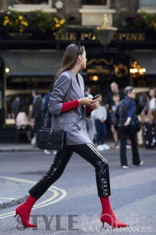 这个秋天，光感漆皮才时髦拉风！