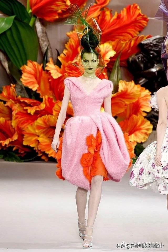  『秀场』服装设计的永恒主题——花朵，有哪些令你印象深刻的花朵秀场呢？