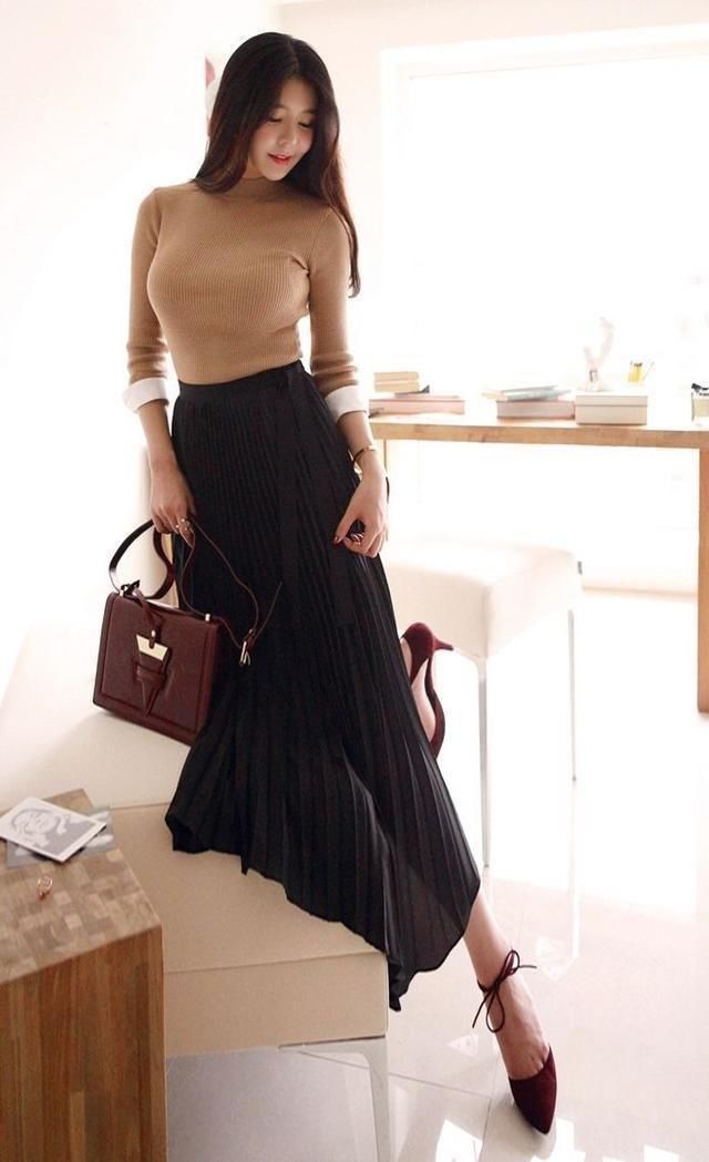 街拍：高颜值不如身材好，小姐姐好身材经得起时间的推敲