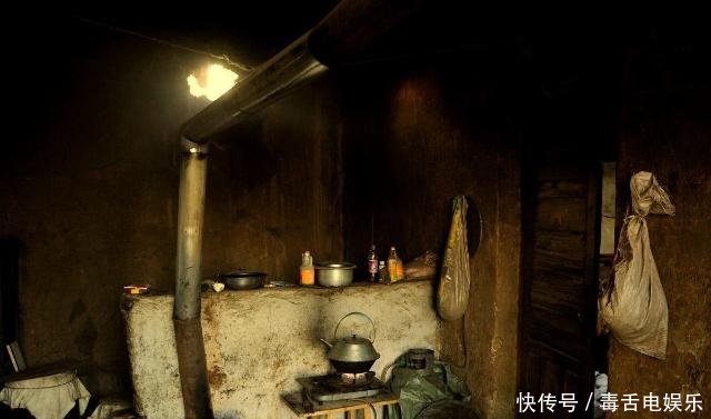 农民工提前1个月返乡，返乡潮出现，专家从2个方面道出苦涩