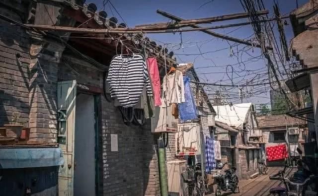 中国最“贫困”的有钱人，住着“破旧”的老房子，却身价百亿