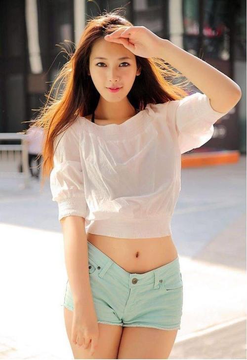 美女怎么都喜欢穿超短裙和超短裤呢？它们有什么区别呢？