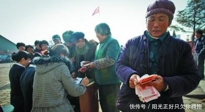 农村这2类人以后，将领不到养老金，再穷也不行，希望没有你！