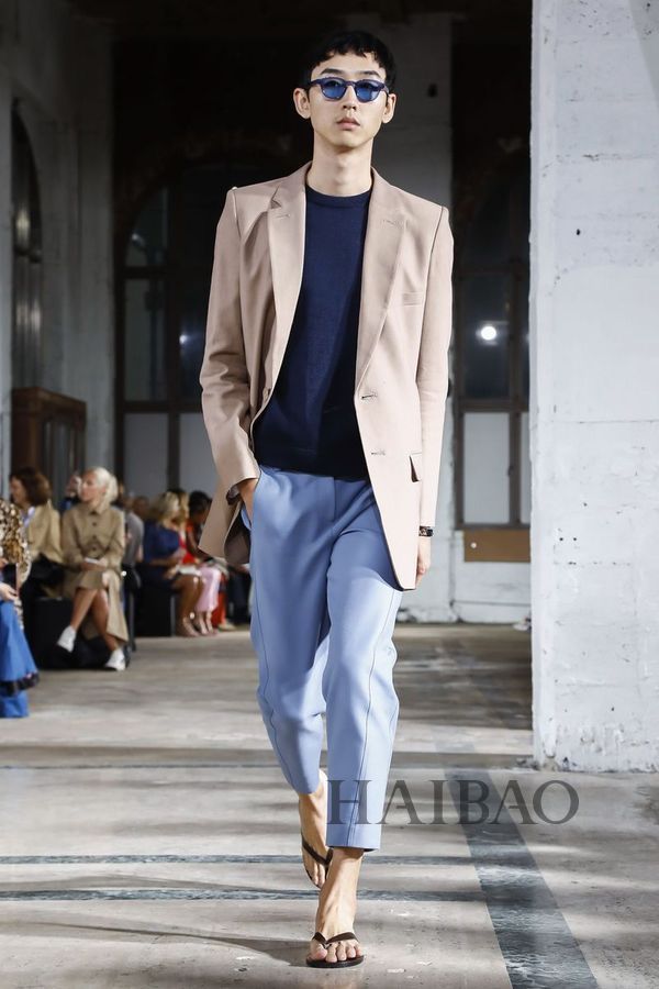 Tibi女装秀:严谨的设计理念