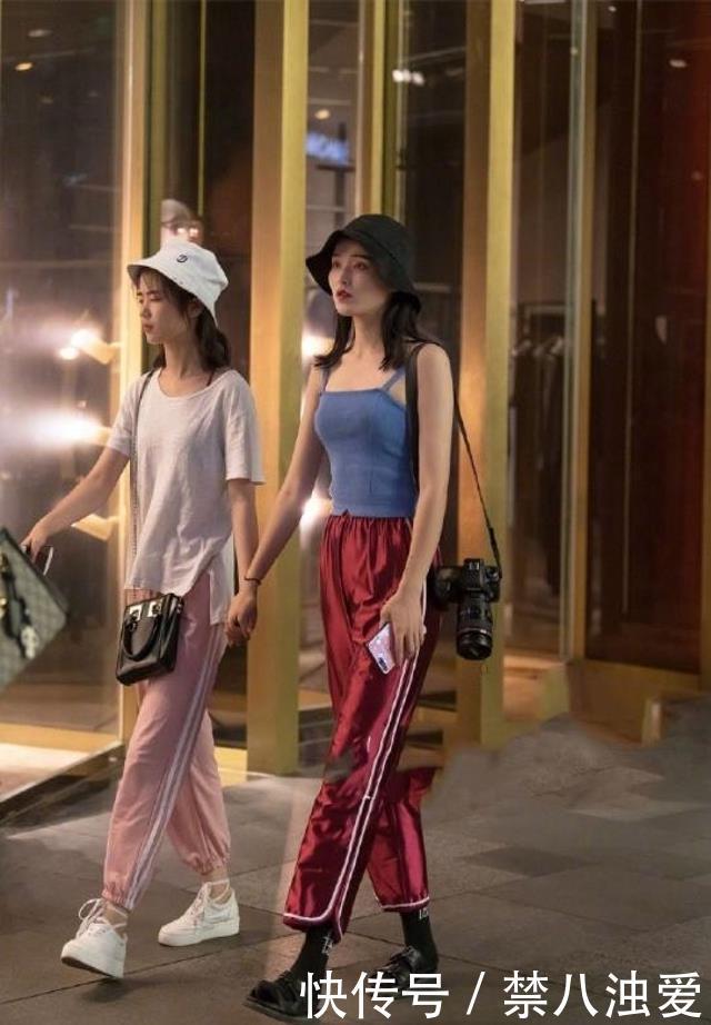  [小姐姐]路人街拍，美女格外的清秀，穿真丝吊带衫，显气质又显高