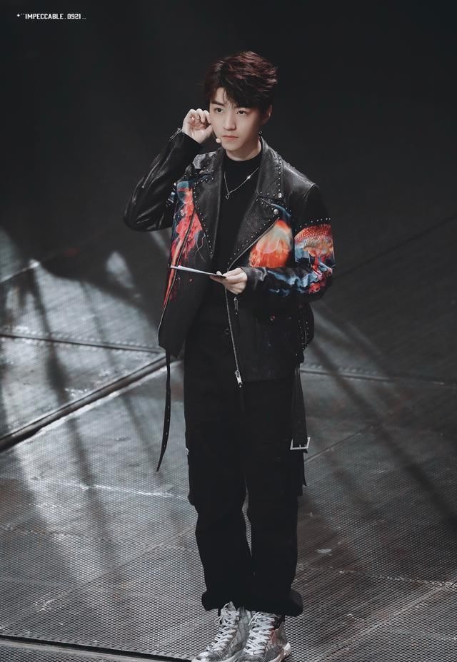 温柔@王俊凯，把想说的话写进歌词，愿世界可以对这个少年温柔一些