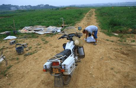湖南第一烂尾楼，如今沦为40亩大水坑，52.5亿投资打水漂！